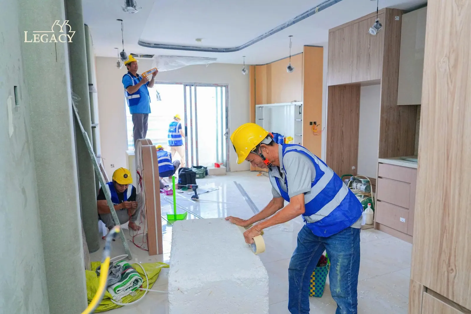 Lắp đặt nội thất bàn giao trong căn hộ Legacy 66, tháng 09/2026