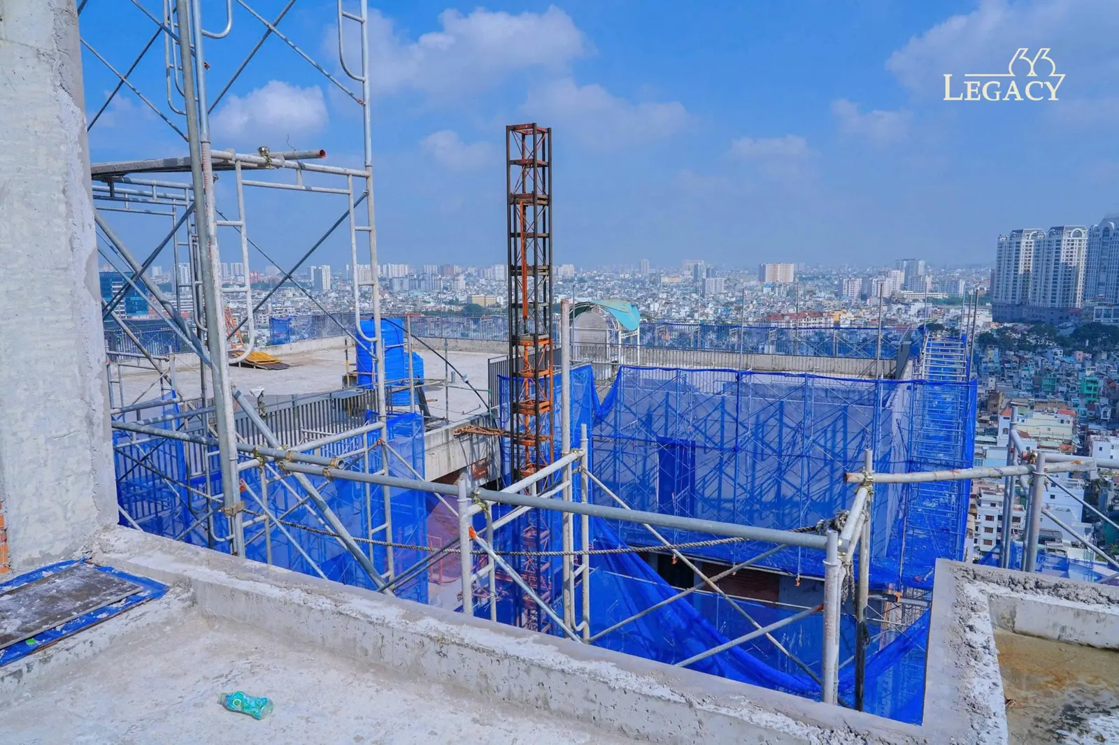 Tầm nhìn từ tầng mái Legacy 66 về phía trung tâm thành phố, tháng 09/2026